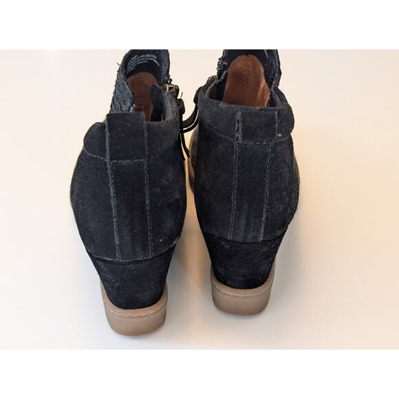 Sofft Slayton Black Suede wedge Textured Leather Lug Sole Ankle Boot Bootie 7.5 - Picture 6 of 9